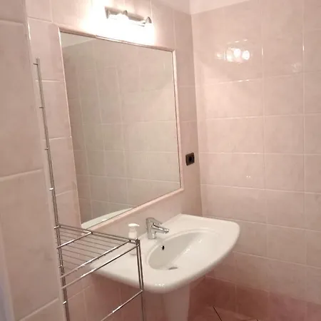 Lägenhet La Casa Di Robi Cuneo